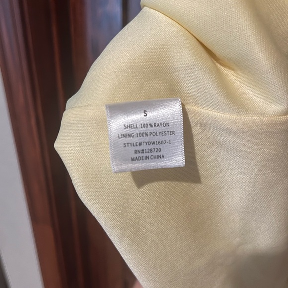 June&Ivy Yellow Ruffle Tank - Picture 4 of 4